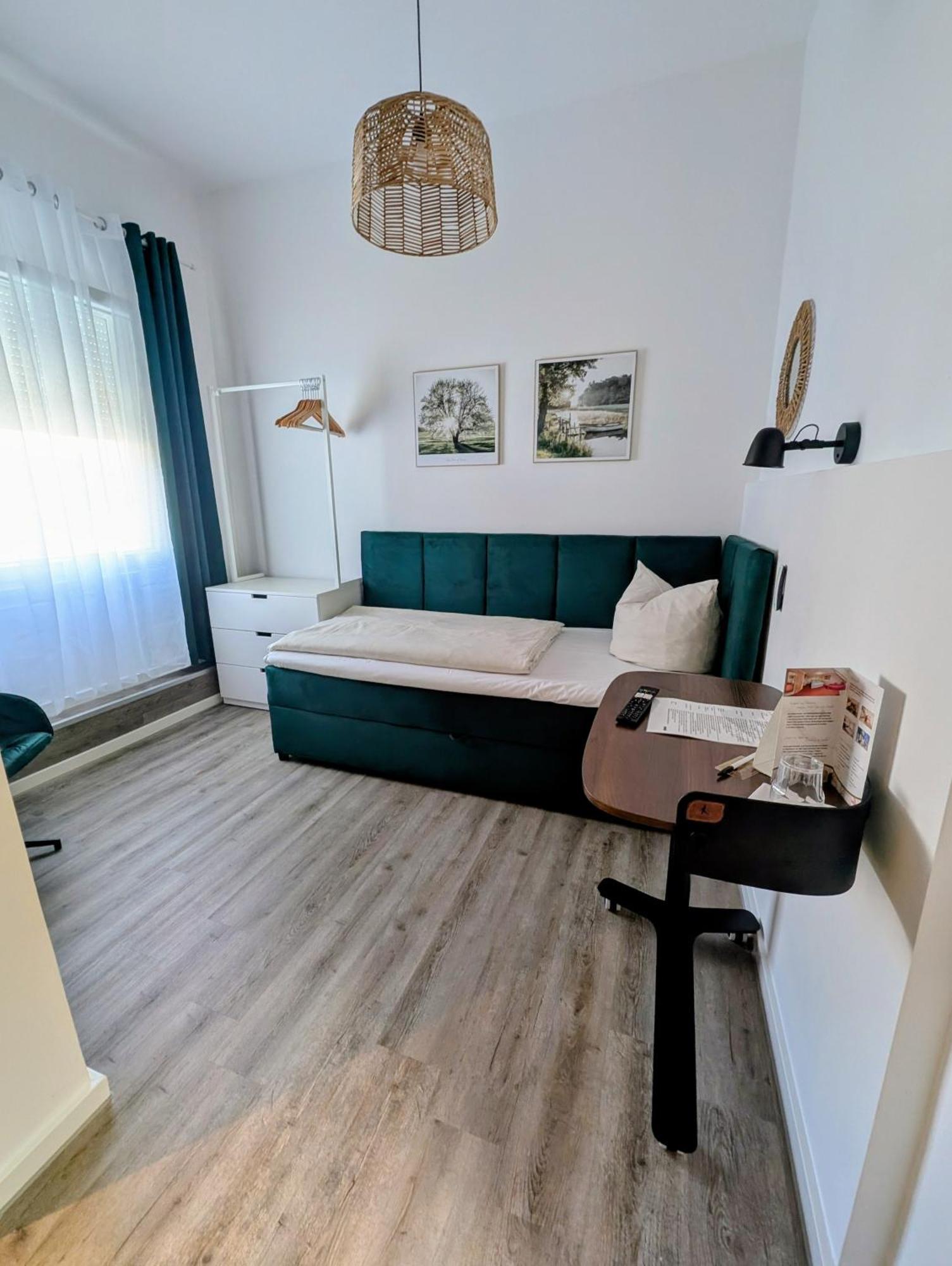 Schaefers Hotel, Self-Check-In, Cafe Und Baecker Am Hotel Фехта Экстерьер фото